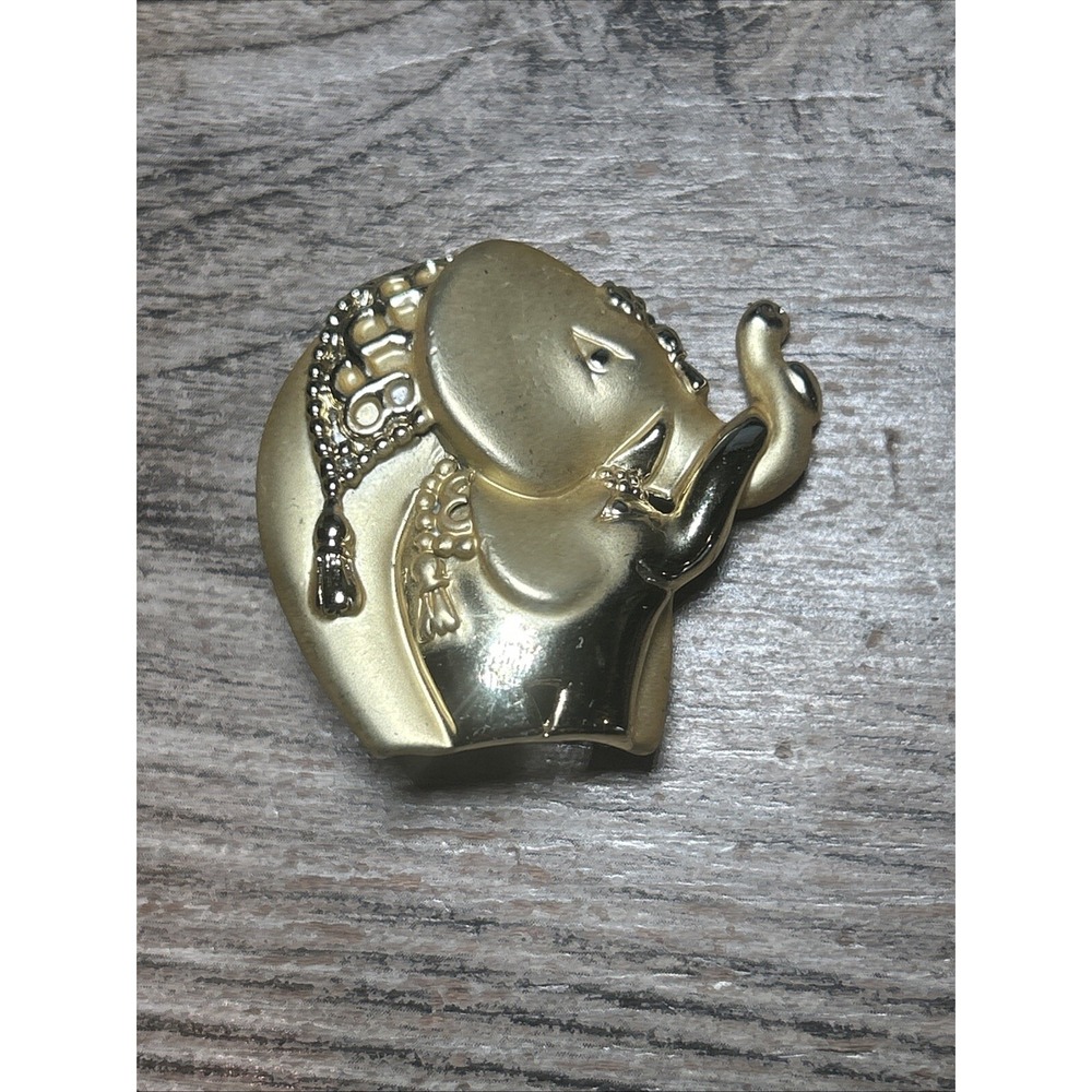 Elegant‎ VINTAGE Signed AJC Mother and Baby Elephant Gold Tone Brooch/Pin
